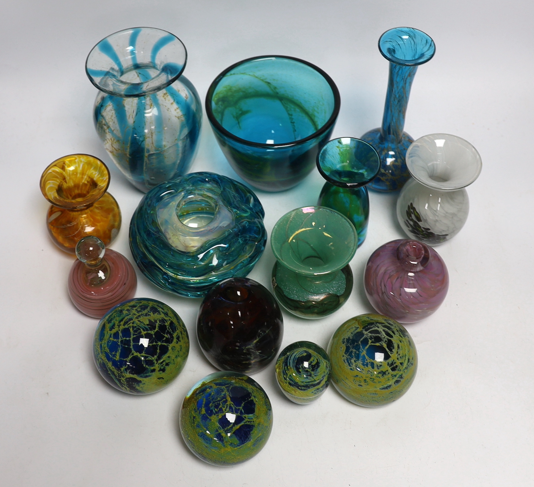 Mdina glass. 'Sea and Sand' pattern glassware (15)